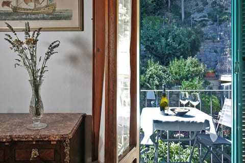 Bed, Balcony/Terrace, Bedroom