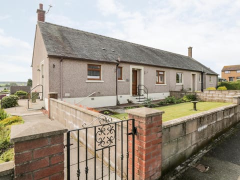 Tarnacrye House in England