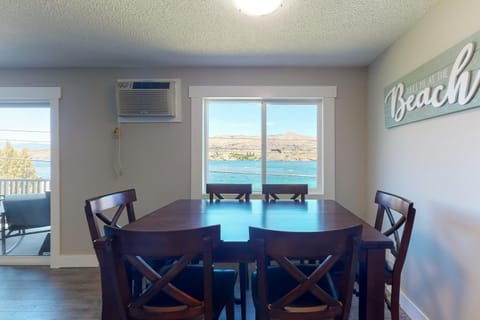 Paradise View #211 Condo in Chelan (In Town)