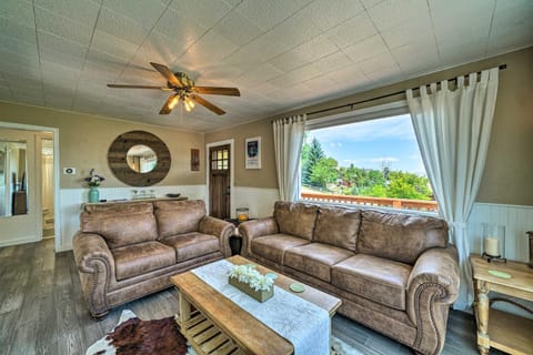 Yellowstone Country Family Home with View and Hot Tub Casa in Livingston