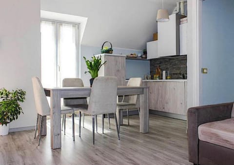Kitchen or kitchenette, Living room, Dining area