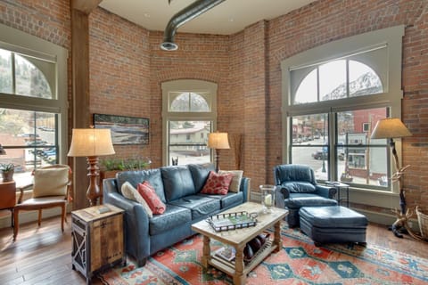 Updated Rustic-Chic Condo on Ourays Main Street! Condo in Ouray