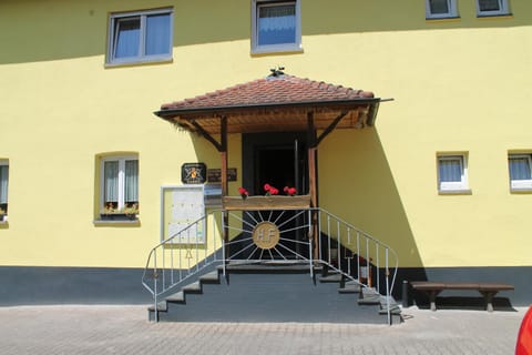 Gasthaus Zur Sonne Bed and Breakfast in Freiburg