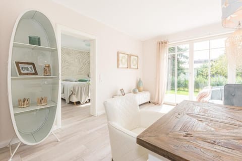 Dining area, Bedroom