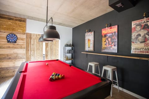 Billiard, Darts, Game Room, Table tennis, TV and multimedia, Evening entertainment, Area and facilities