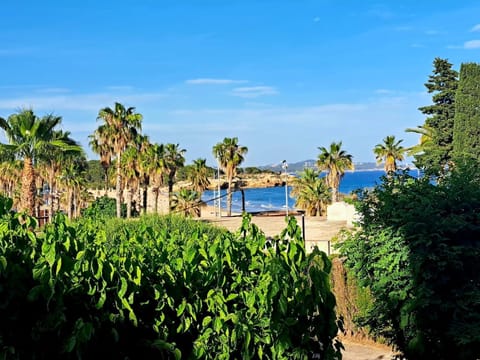 Apartment in front of Arrabassada Beach Apartment in Tarragona