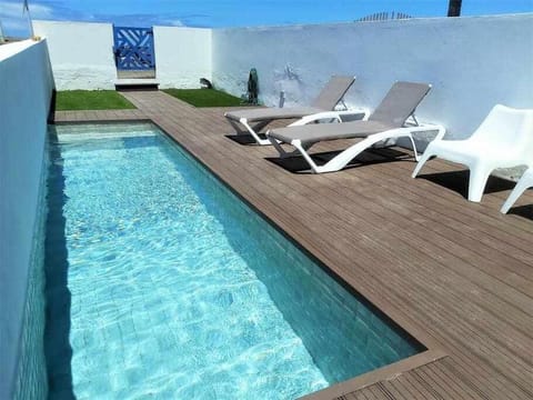 BLUE BREEZE house with pool facing sea House in Corralejo