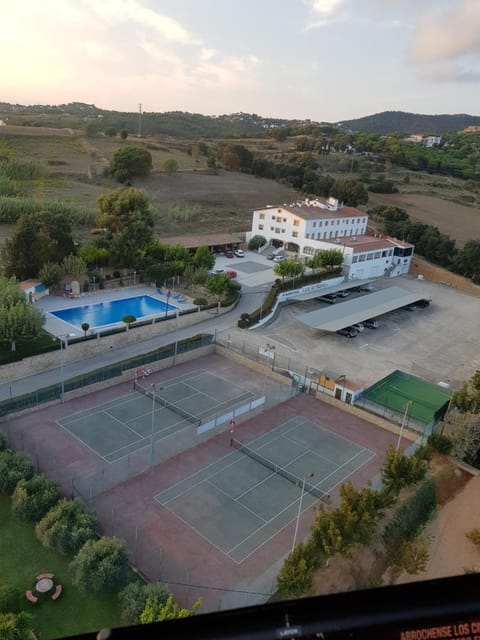 Patio, Restaurant/places to eat, Bird's eye view, Garden, Lounge or bar, Tennis court, Open Air Bath, Facility for disabled guests