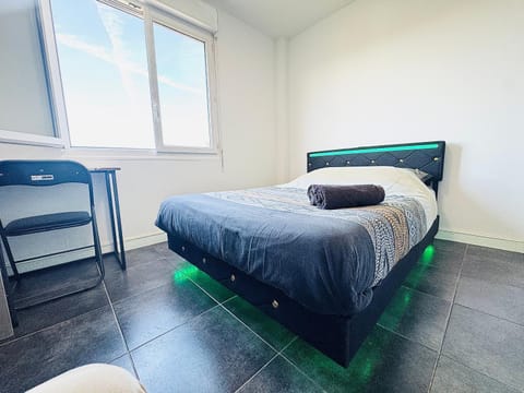 STUDIO A 300 METRES DE LA GARE et 25 MINUTES DE PARIS EN TRAIN Apartment in Île-de-France