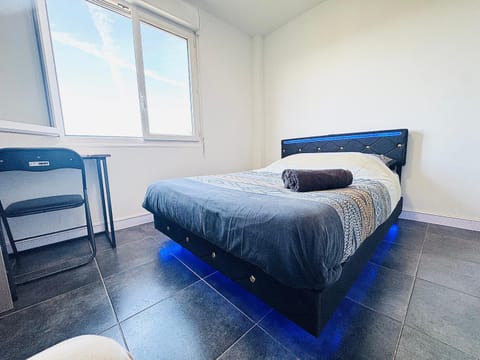 STUDIO A 300 METRES DE LA GARE et 25 MINUTES DE PARIS EN TRAIN Apartment in Île-de-France