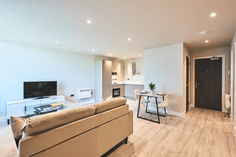 Seven Living Bracknell - Serviced Apartments in City Centre - Free Parking Eigentumswohnung in Bracknell