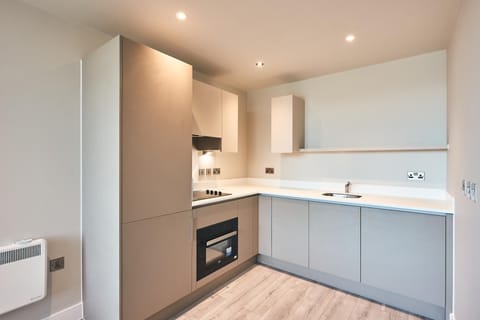 Seven Living Bracknell - Serviced Apartments in City Centre - Free Parking Eigentumswohnung in Bracknell
