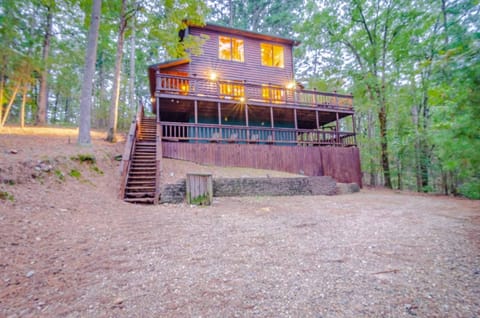 Ridgeview Retreat Free WiFi and BBQ House in Broken Bow