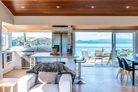 Ocean View House in Auckland Region