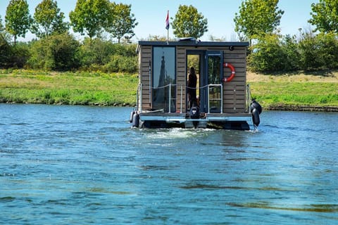 Otter Easy Houseboats, Comfortklasse M huisboot Hausboot Docked boat in Limburg (province)