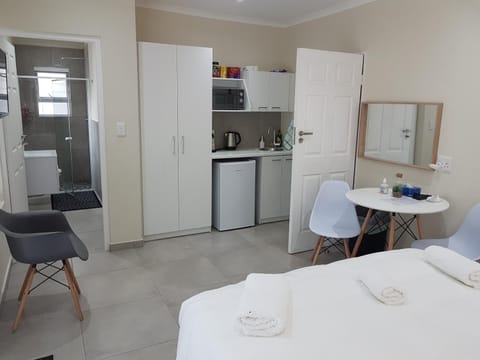 Sharon's House: Modern Self-Catering rooms Chambre d’hôte in Cape Town