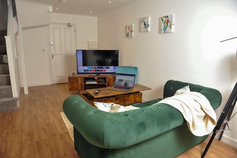 Select SA - Queens Terrace Apartment in Reading