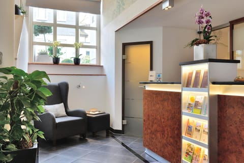 Lobby or reception, Decorative detail, Seating area