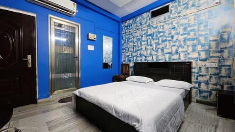 Bed, Photo of the whole room, air conditioner