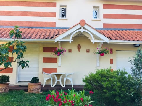 Chambres d'Hôtes d'Aliénor Pousada com café da manhã (B&B) in Soulac-sur-Mer