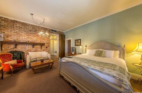 The Mulberry Inn -An Historic Bed and Breakfast Bed and Breakfast in St George