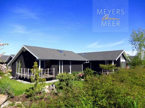 Facade/entrance, Day, Property logo or sign, Summer, BBQ facilities, Children play ground, Garden, Balcony/Terrace, Decorative detail, On site, Garden view, Family