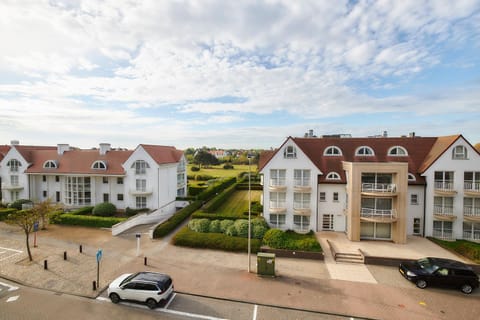 Lichtrijk luxe-appartement op toplocatie in Knokke-Heist Condominio in Knokke-Heist
