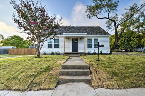 Modern Charm Home Less Than 3 Miles to Magnolia Market! House in Waco