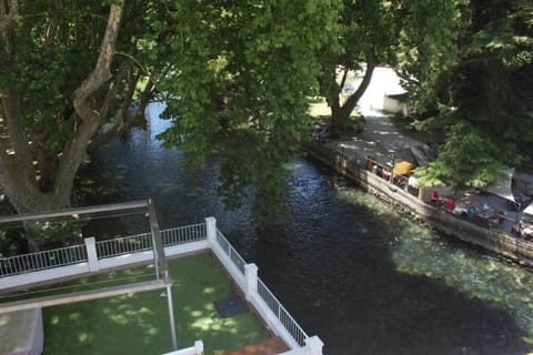 Appartement avec vue sur la Sorgue Appartamento in Fontaine-de-Vaucluse