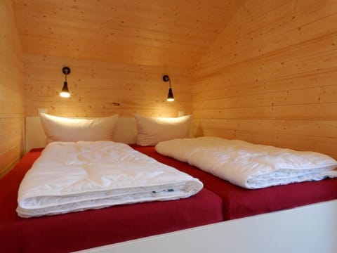 Spring, Bed, Night, Property logo or sign, Winter, Summer, Photo of the whole room, Decorative detail, Bedroom, Autumn, On site, Family