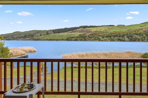 Escape to the Lake - Lake Rotoiti Bach Casa in Rotorua