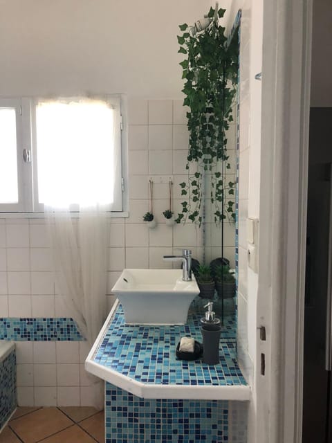 LE BONHEUR AVEC PISCINE ET JARDIN House in Cassis