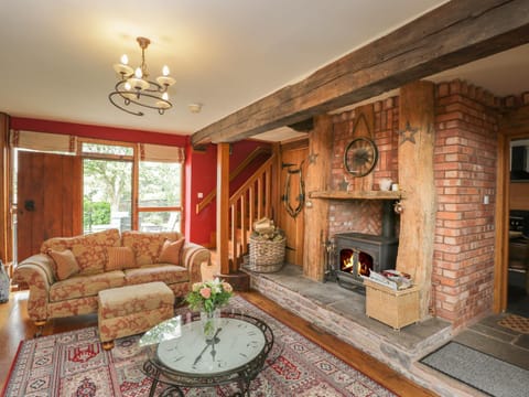 Pentre Barn House in Llanfoist Fawr