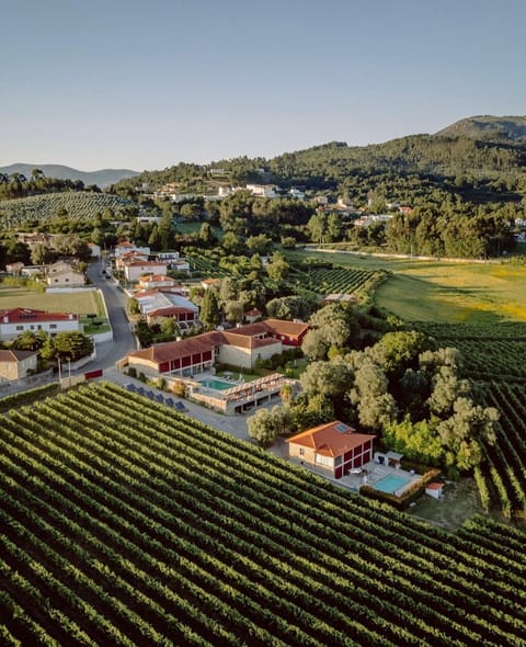 Day, Bird's eye view, Mountain view, Location