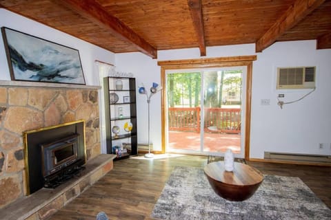 Entire 3 Bedroom Adventure Chalet, Near the best of the Poconos Chalet in Stroud Township