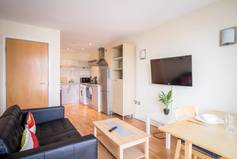 City One Bedroom Apartment with Juliet Balcony in West One - Parking Possible Apartment in Sheffield