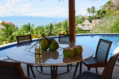 Happiness comes with every wave! Amazing beach house in five-star beachfront resort Casa in La Cruz de Huanacaxtle