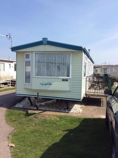 L&g FAMILY HOLIDAYS 8 BERTH SEALANDS FAMILYS ONLY AND THE LEAD PERSON MUST BE OVER 30 Maison in Ingoldmells