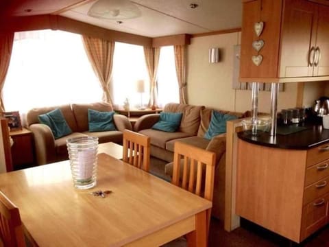 3 bedroom 2 bathroom prestige caravan PRESTHAVEN SANDS Casa in Llanasa