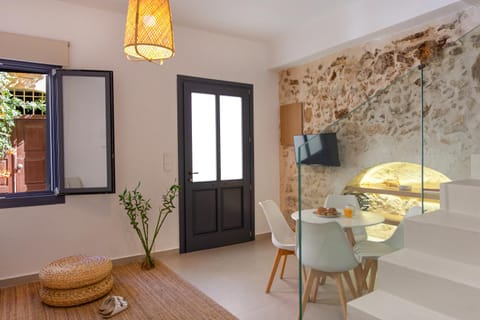 TV and multimedia, Dining area