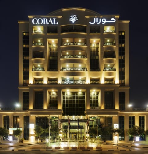 Facade/entrance, Night, Street view