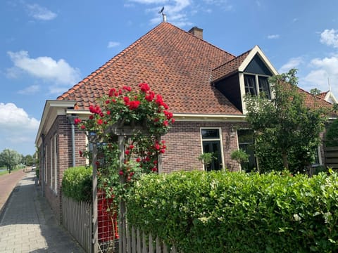 "De Walvisch", appartement in authentieke boerderij Condominio in Volendam