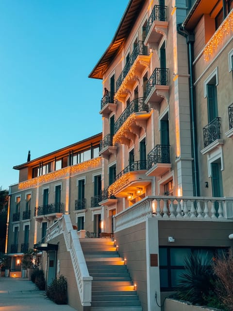 Property building, Facade/entrance, Sunset