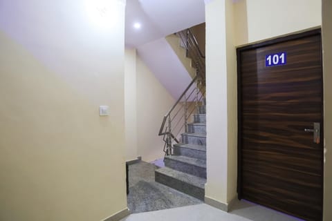 OYO RS Residency Hotel in Delhi