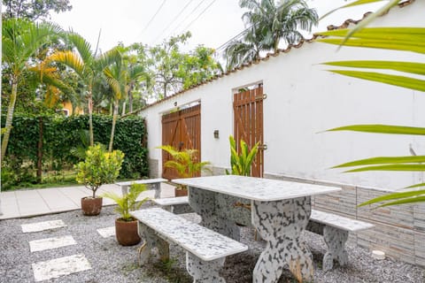 Property building, Restaurant/places to eat