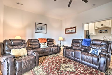 Mountain-View Apartment Near Pigeon Forge Parkway! Eigentumswohnung in Sevierville