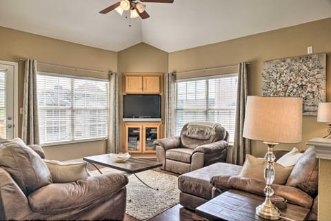 Family Condo with Pool Access, Near Table Rock Lake Eigentumswohnung in Branson