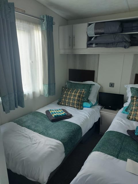 Summer Lodge lovely big caravan in Hastings sleeps 6 free WiFi in caravan Campground/ 
RV Resort in Hastings