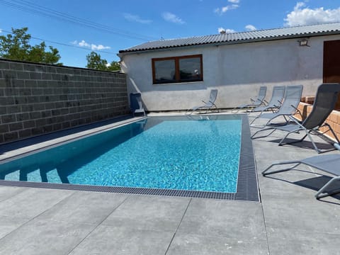 Pool view, Swimming pool, sunbed