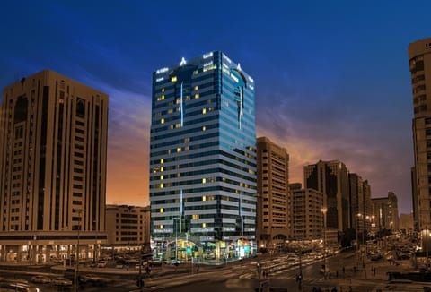 Facade/entrance, City view